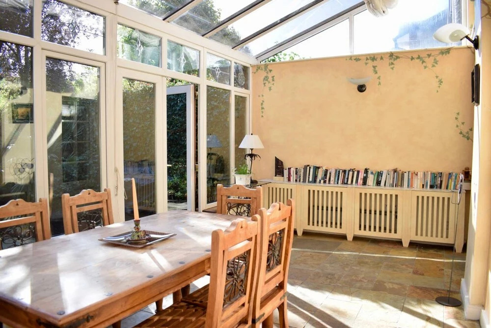 Elegant 2 Bedroom Dublin Coach House