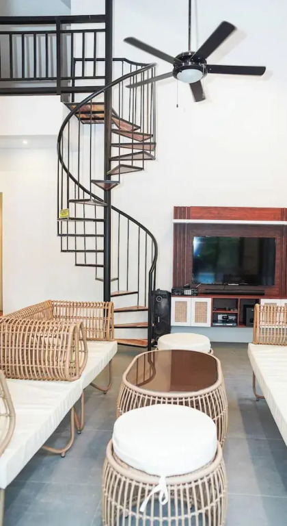 Modern Tropical 2BR Villa Pool Retreat in Amadeo