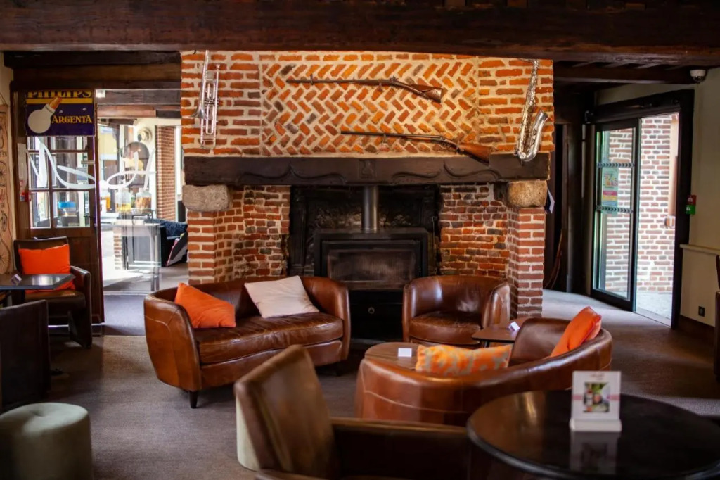 Logis Hôtel & Restaurant - Les Hauts de Montreuil