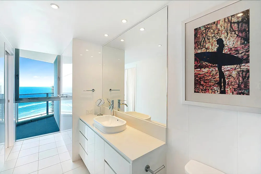 Ocean View Luxury 2 Bedroom Apartment