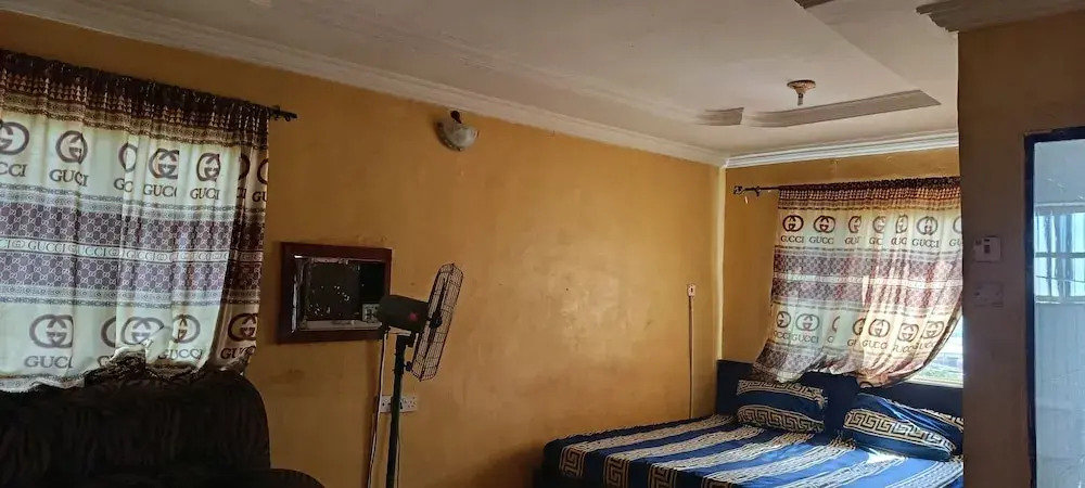 Moradis Onimoba Hotel