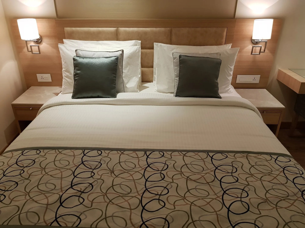 Golden Sarovar Portico