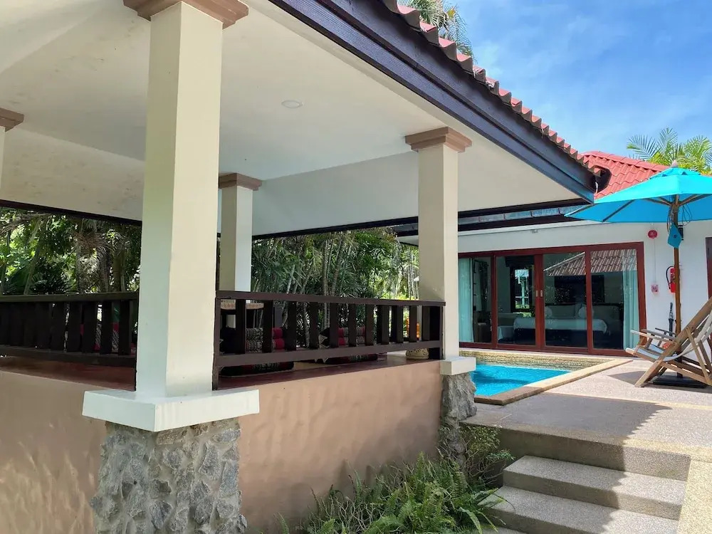 Khanom Sea Beach Resort