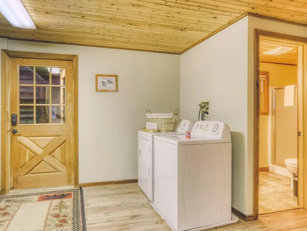 Cedarwood Lodge