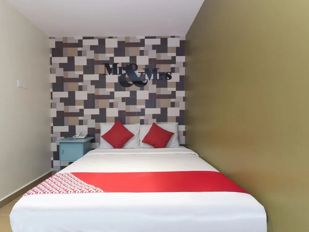 OYO 604 Hotel Est Equine Park
