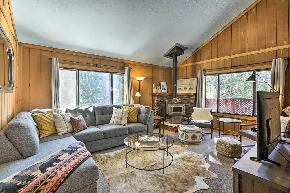 Tahoe Vista Cabin w/ Deck: 1 Mi to Kings Beach!