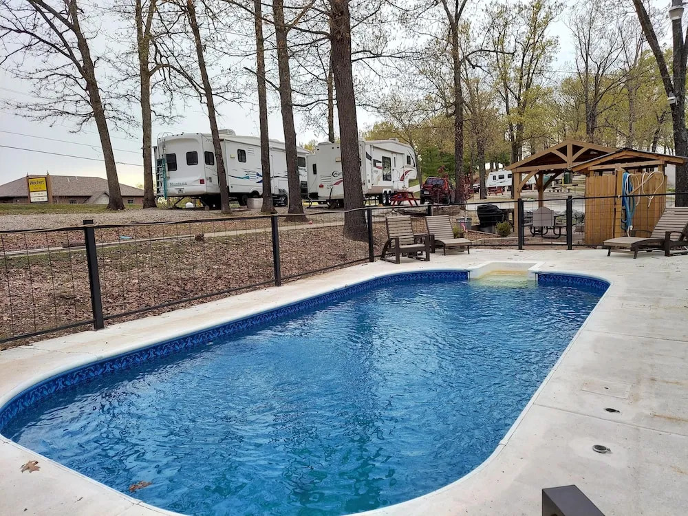 Treetopper 2 Fully Set up Tent Site with BBQ, Firepit, Outdoor Pool & Hiking