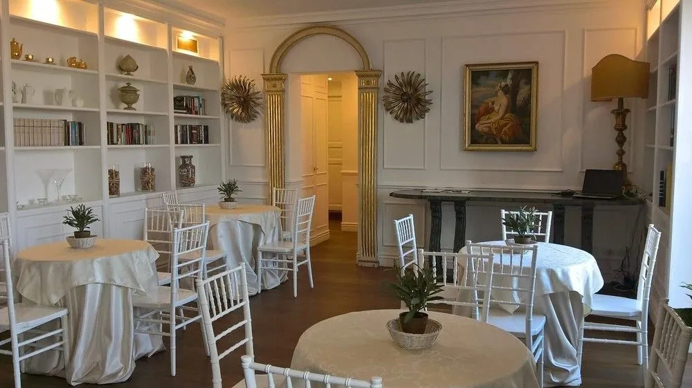 Domus Aurea Relais Guest House