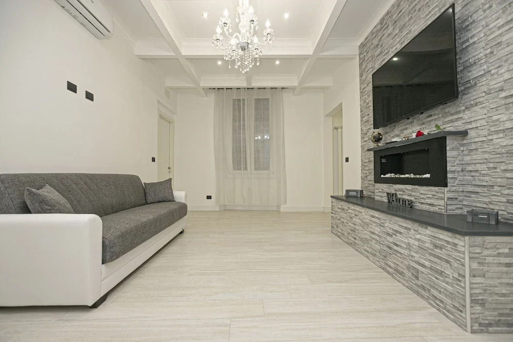 JOIVY Stylish 3-bed flat near the Genoa Aquarium