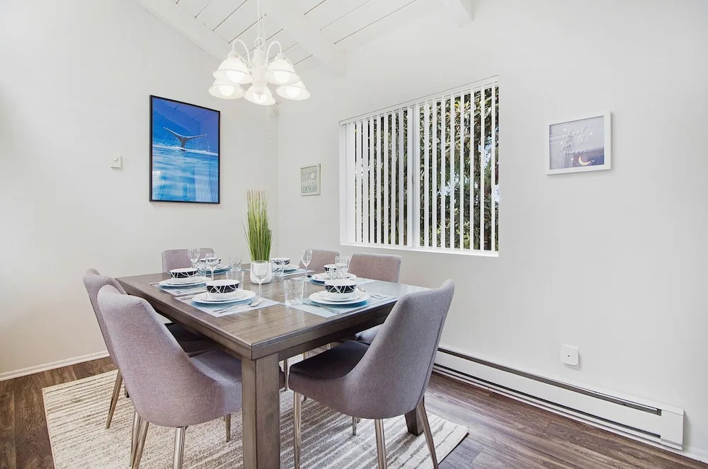 Private Entrance Under The Sea - 2BR/2BATH Next To Ritz Carlton - Walk To Ocean! (MB4)