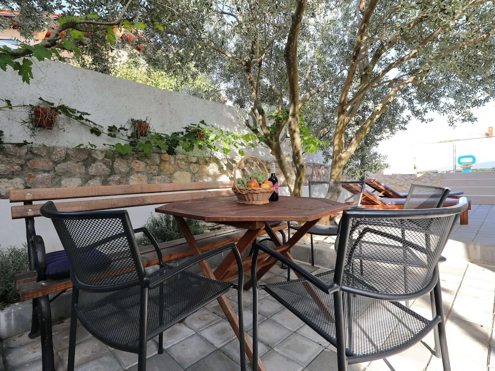 Modern Apartment With Private Pool in Maslenica