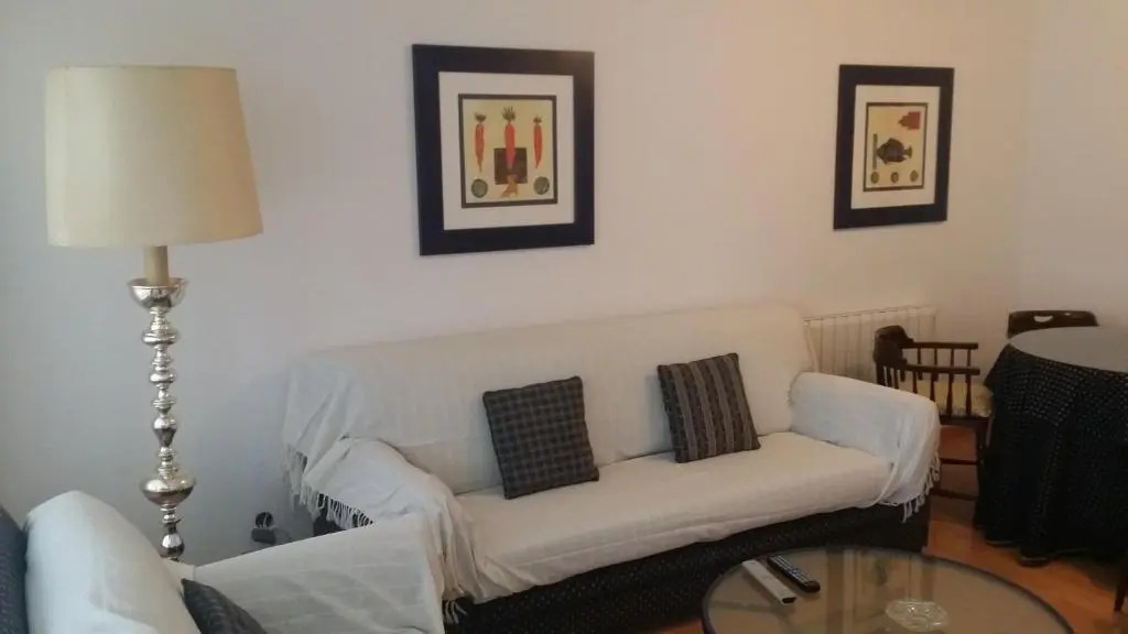 PISO DE 3 HABITACIONES, CON GARAJE INCLUIDO, A 1500 metros de la CATEDRAL