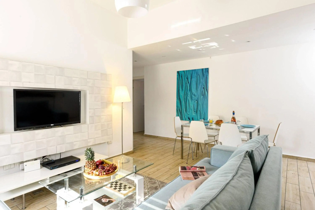 Great 3 Bedroom Apartment in The Heart of Tel Aviv