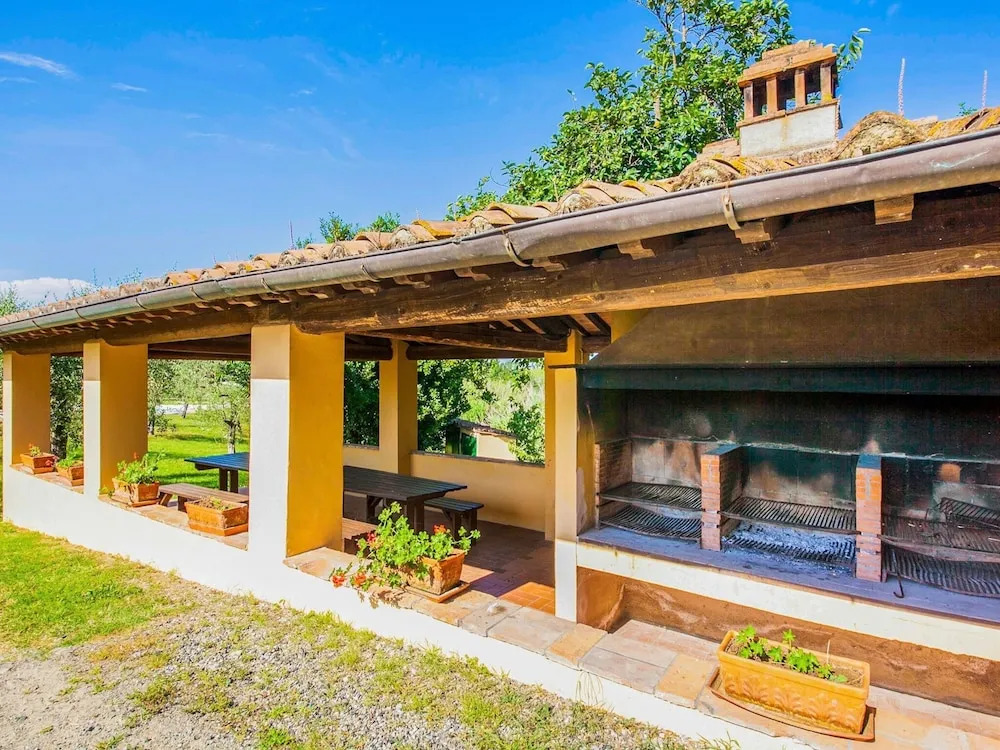 Rustic Farmhouse in Terricciola