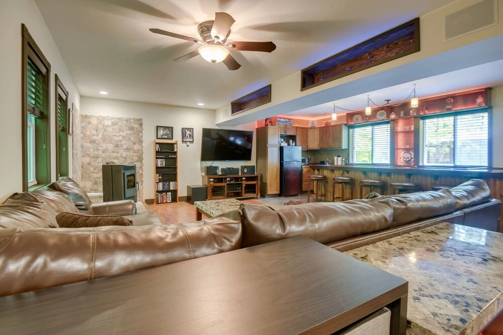 Quaint Naples Cottage: Walk to Trickey Pond & Cove