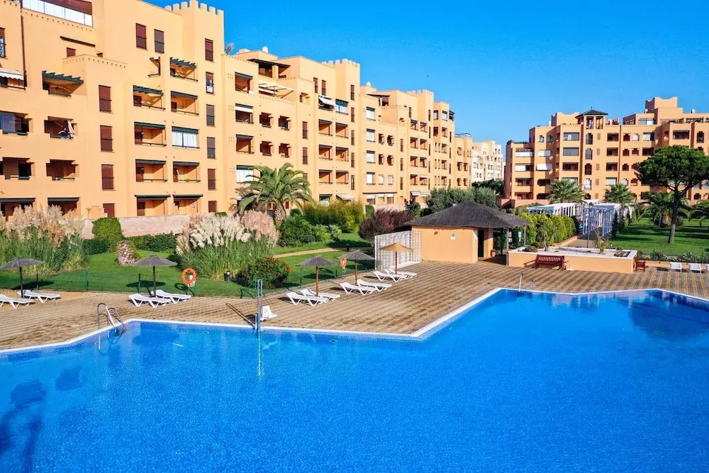 2-bedroom Apartment Near sea