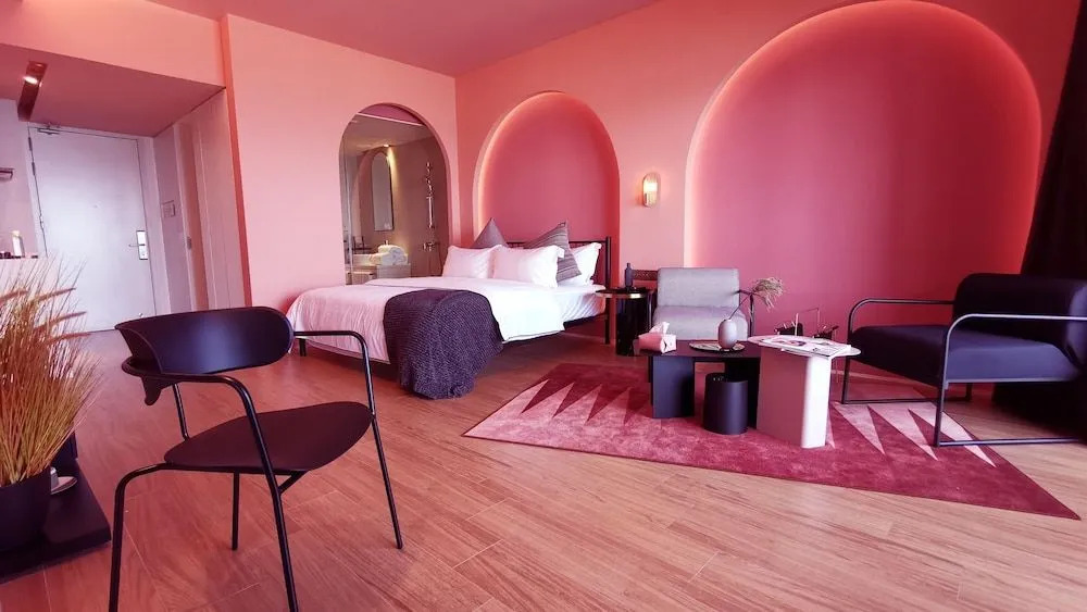 W O O K A Hotel