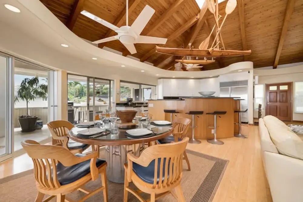 Kona Wa'a Paradise Getaway