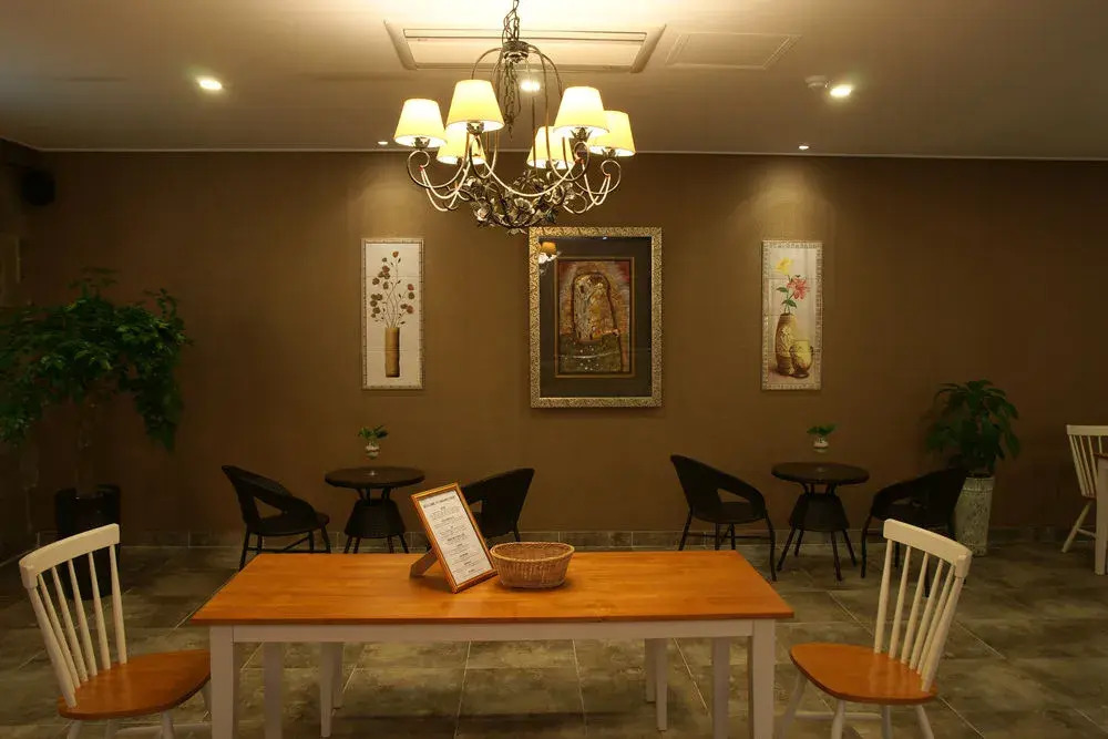 Orange Tree Hotel