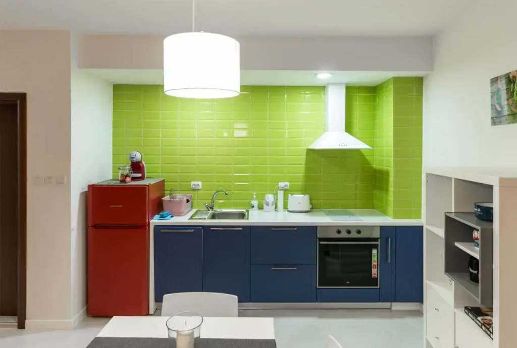 Pop your C-O-L-O-R-S - Funky and Modern 1BDR. Apt.