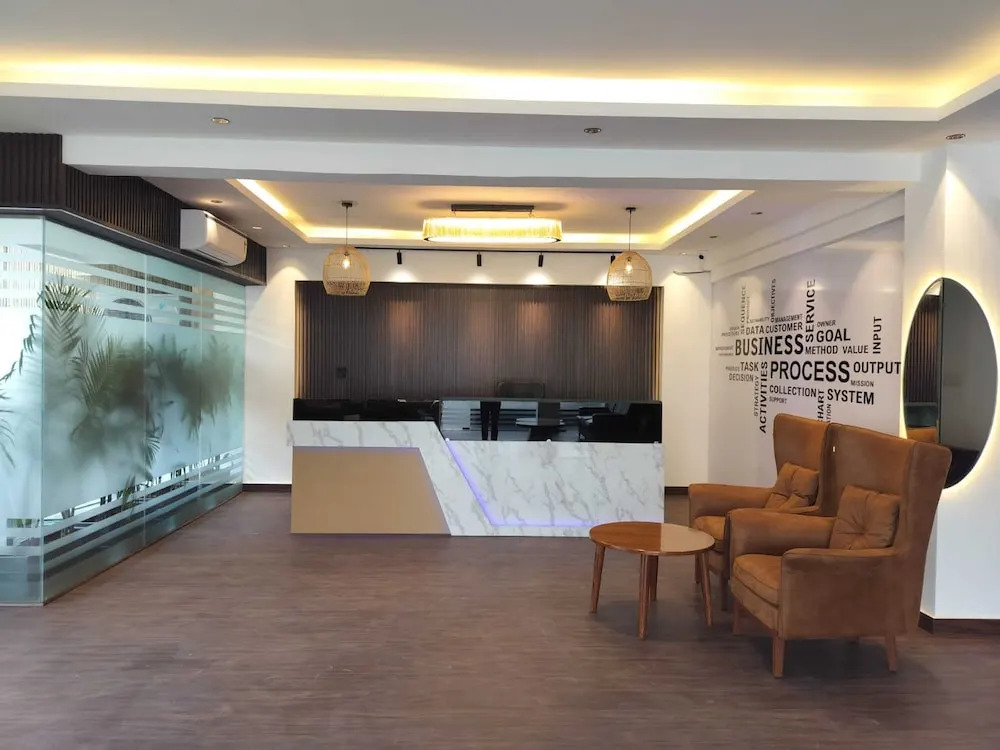 The Hoften Elite 32 Avenue, Sector 15, Gurugram