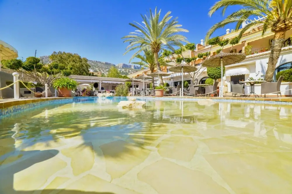 Apartment - 2 Bedrooms with Pool and Sea views - 104993