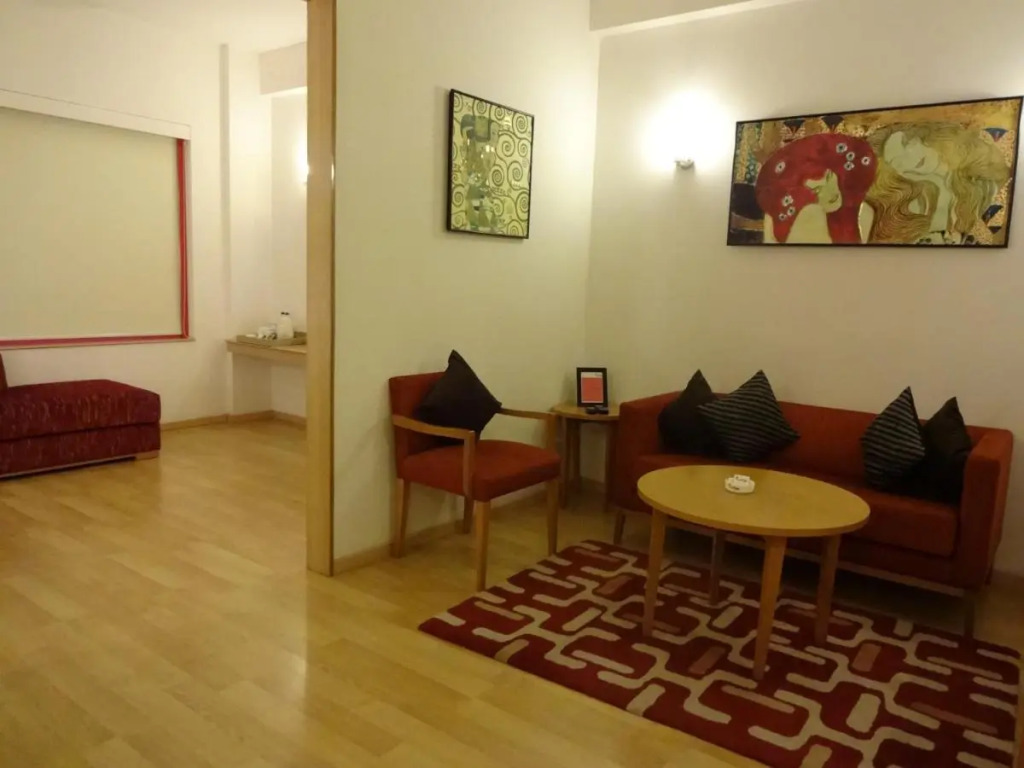 Red Fox by Lemon Tree Hotels, Hyderabad