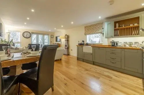 1 Sandy Lane