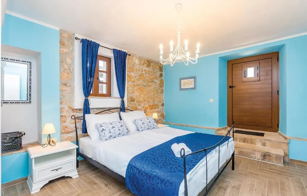 Beautiful Home in Svet Vid Dobrinjski With Wifi and 2 Bedrooms
