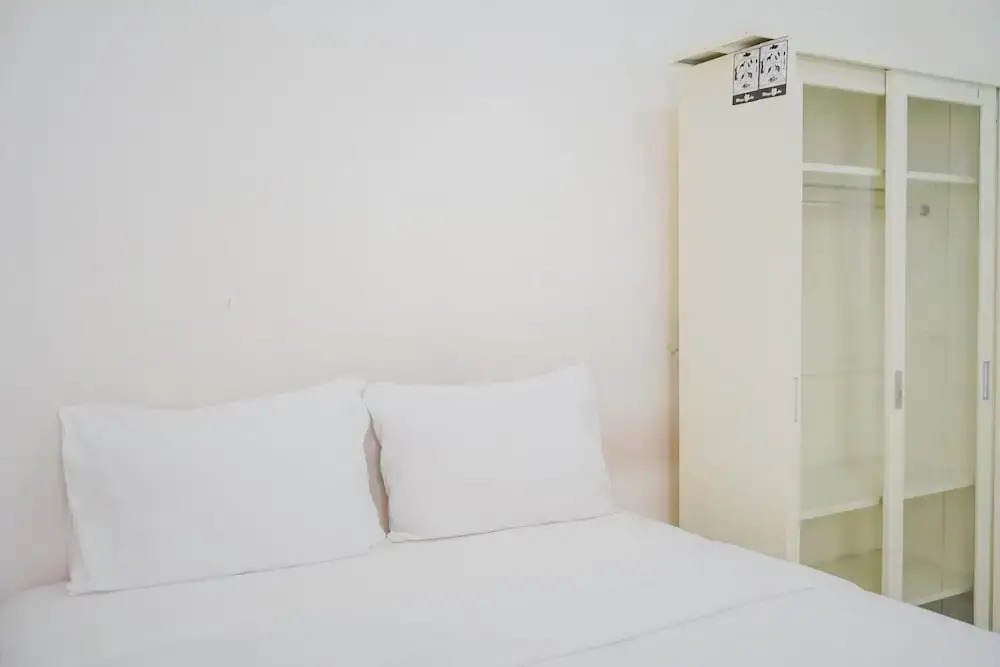 Minimalist and Comfy Studio Apartment Aeropolis Residence