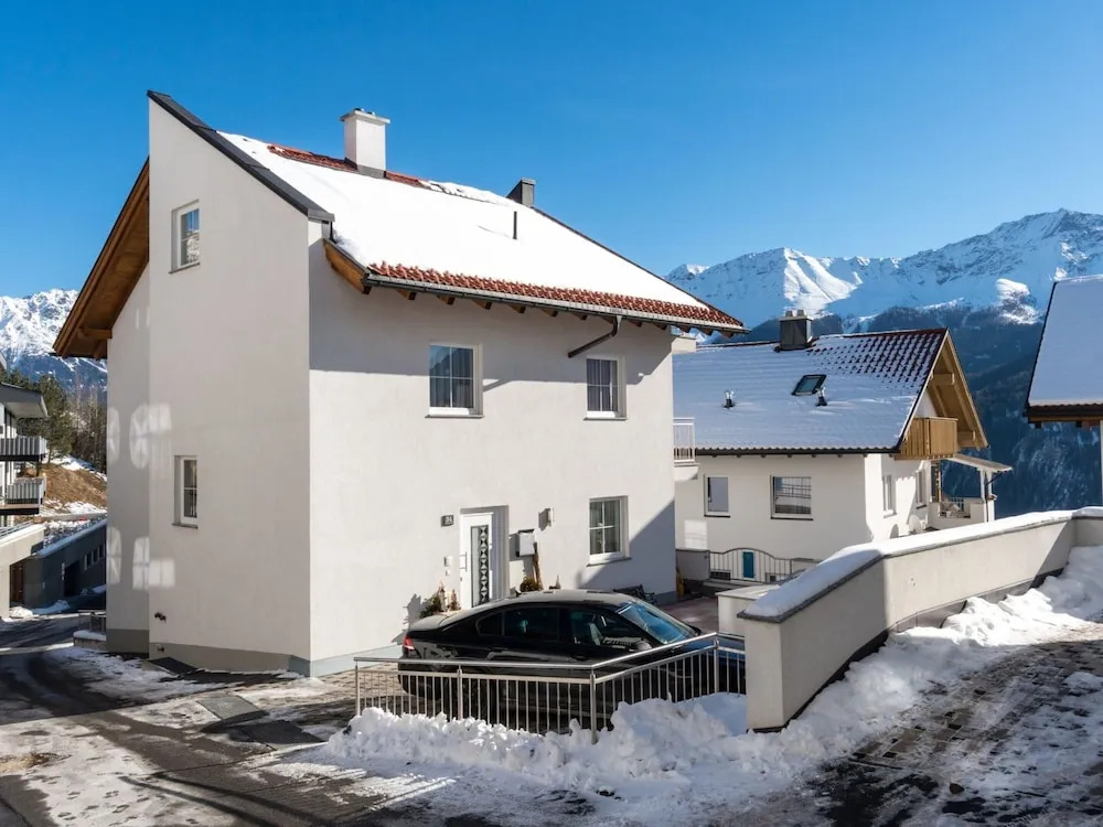 Modern Apartment in Fiss at Ski Bus Stop