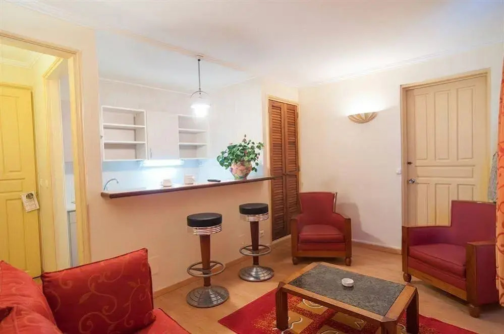 Tana Hotel