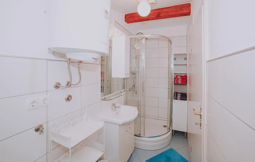 Amazing Home in Preko With 6 Bedrooms, Wifi and Outdoor Swimming Pool