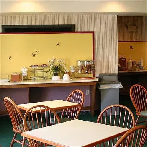 Broadbent Inn and Suites