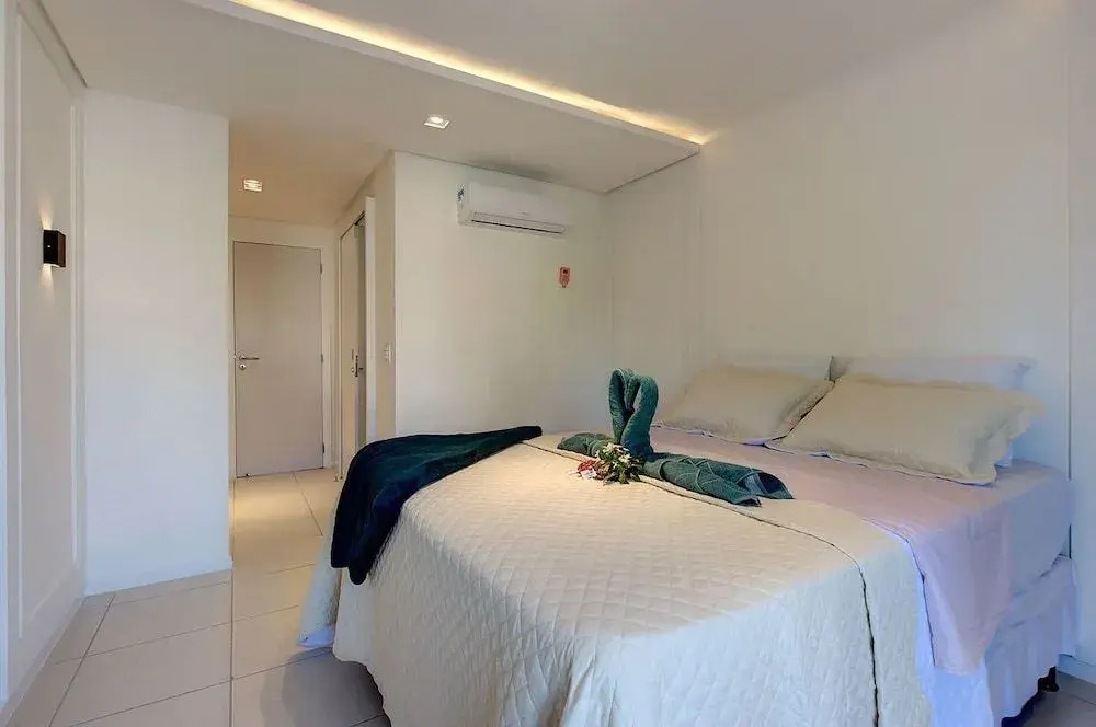 MAGNíFICO APART NO CATU LAKE RESIDENCE