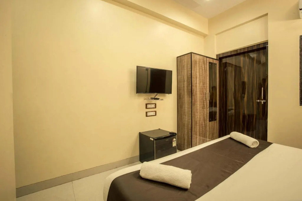 Hotel Apsara - NearJ J Hospital Mumbai