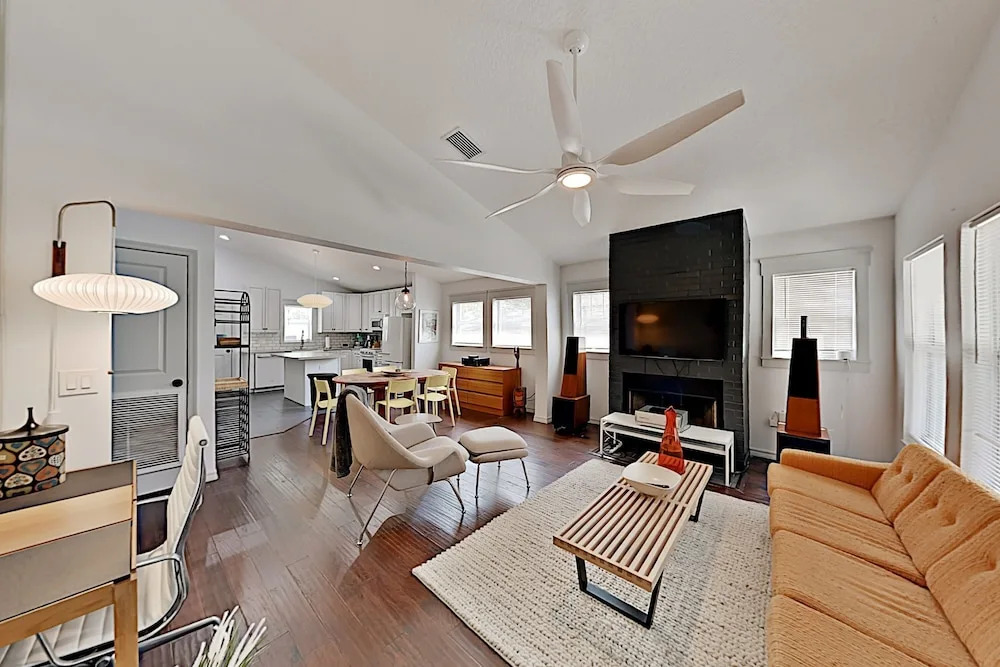 305whaya 3 Bedroom Home