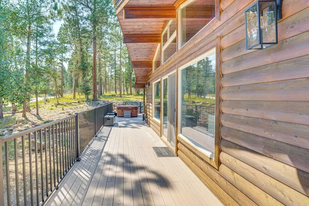 Stylish, Serene Angel Fire Cabin w/ Hot Tub!
