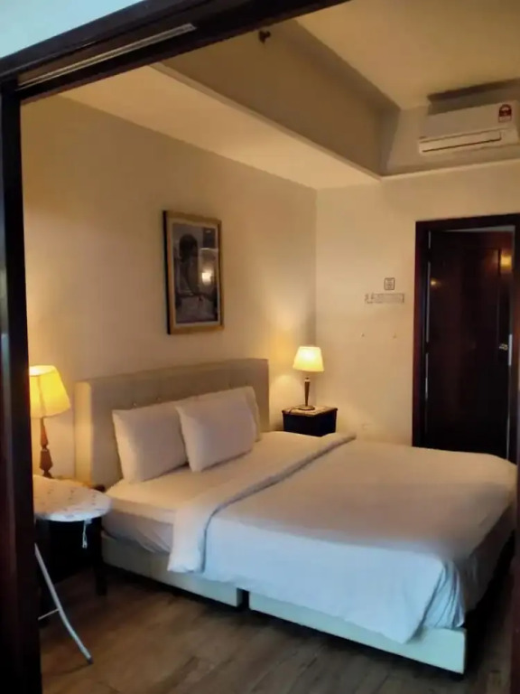 Night suite apartment at time square kl