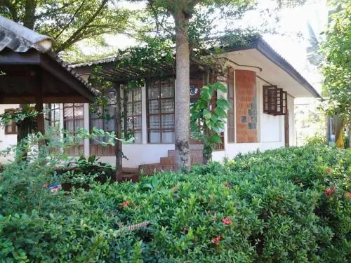 Corner House