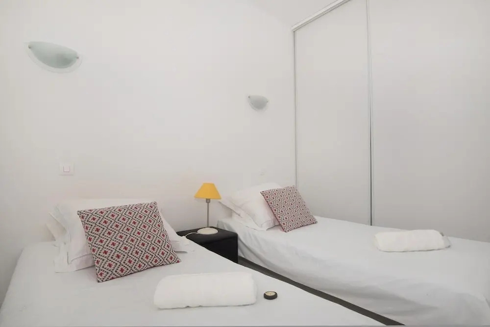 677 Apartment 48 M² City Center