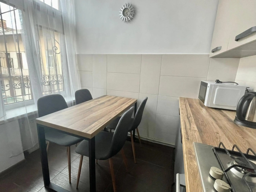 Куліша 15, апартаменти в центрі,ТЦ Форум,оперний