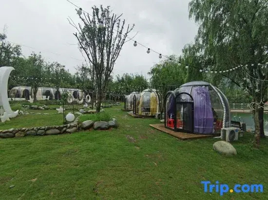Mount Fanjing Yun She Crescent Pool Homestay