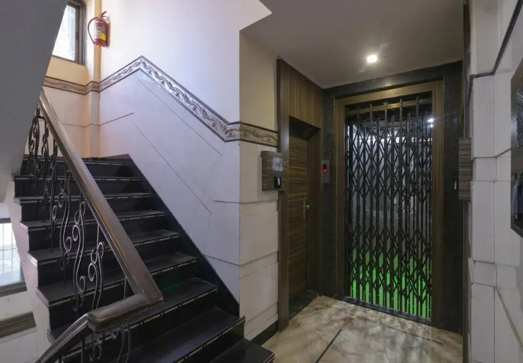 Hotel Mansarovar By OYO Rooms