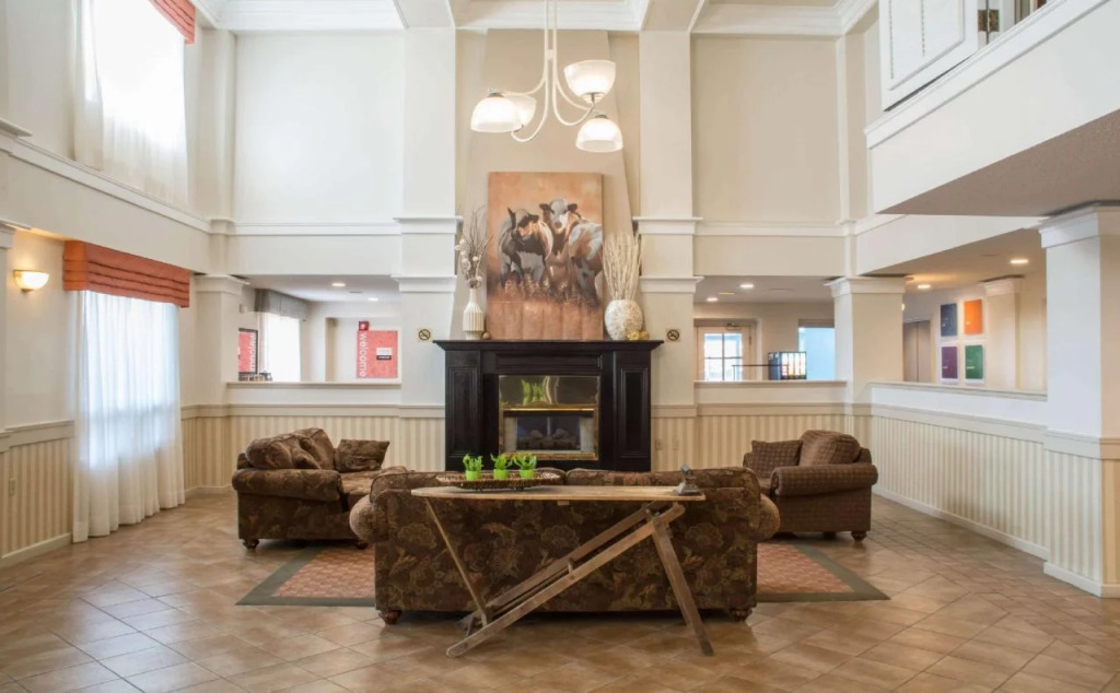 Comfort Inn & Suites