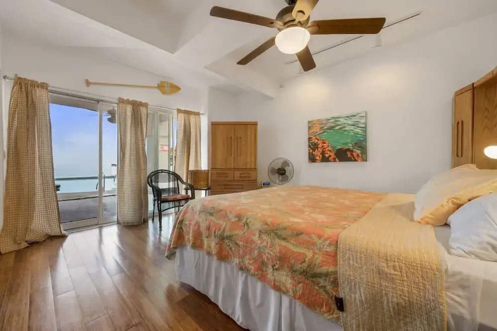 Kona Wa'a Paradise Getaway