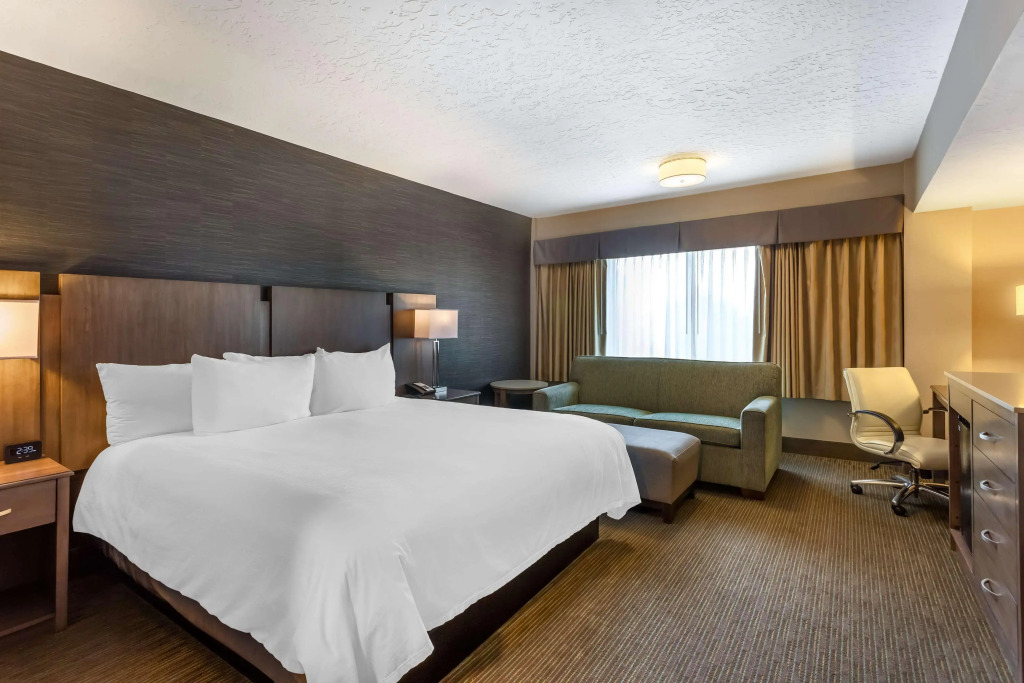 Best Western Plus Cotton Tree Inn