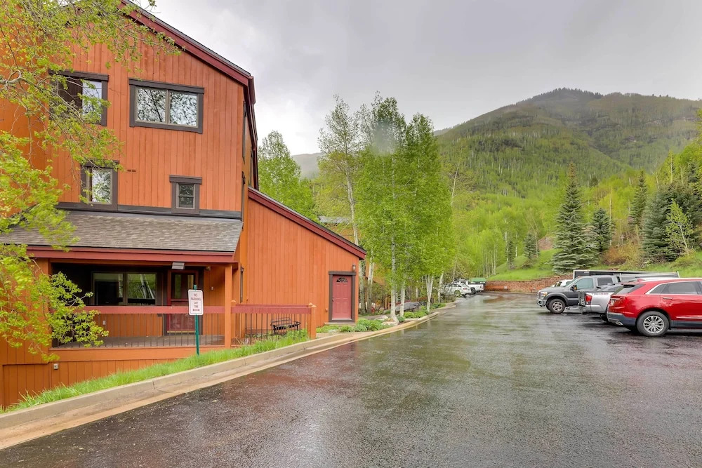 Elegant Vail Home - Walk to Booth Falls Trail