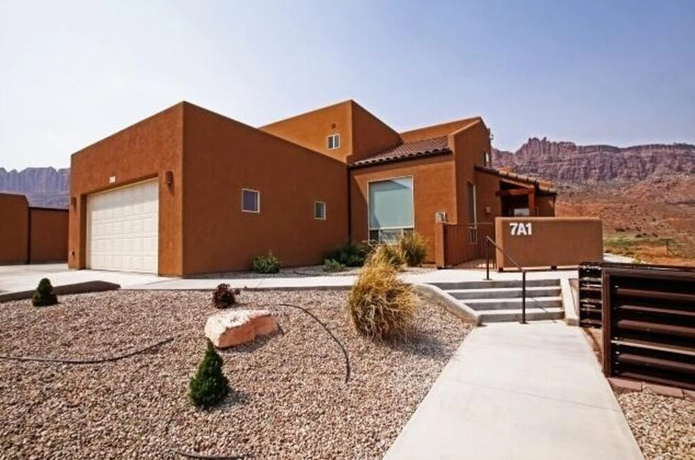 Hidden Valley Oasis ~ 7A1 3 Bedrooms 2.5 Bathrooms Townhouse
