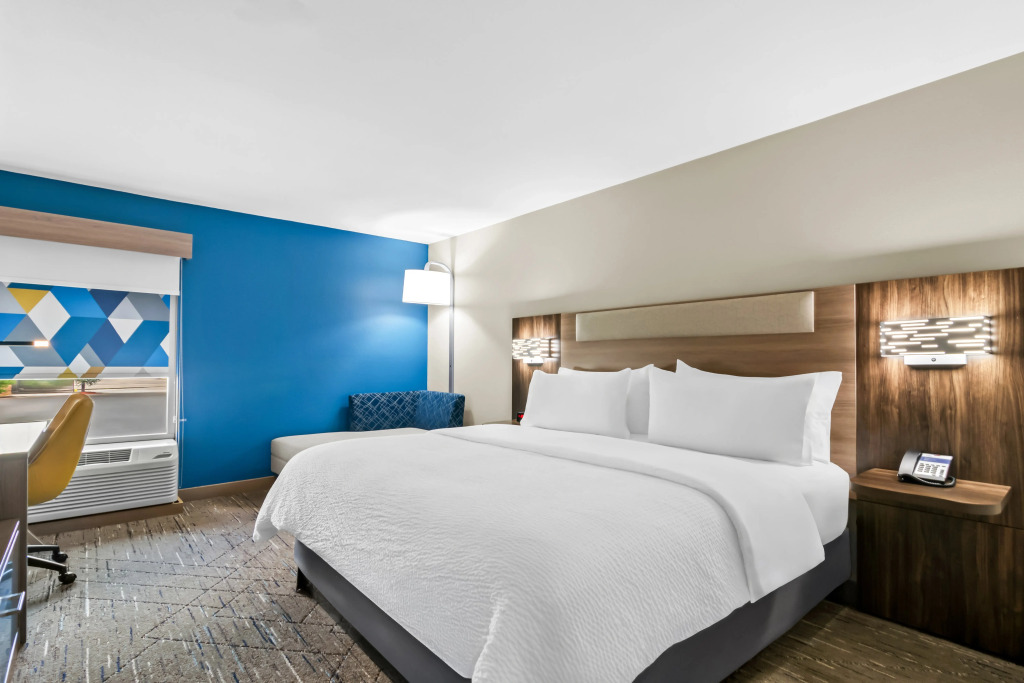 Holiday Inn Express & Suites Joplin Southeast by IHG